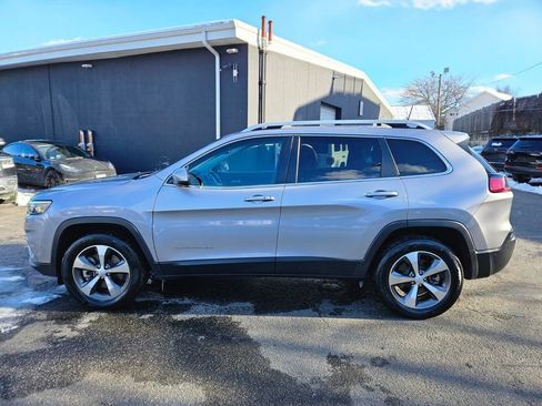 Used 2021 Jeep Cherokee Limited image 2