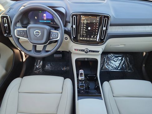 New 2026 Volvo XC40 B5 Ultra w/ Climate Package image 15