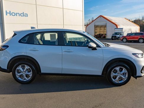 Used 2025 Honda HR-V LX image 16