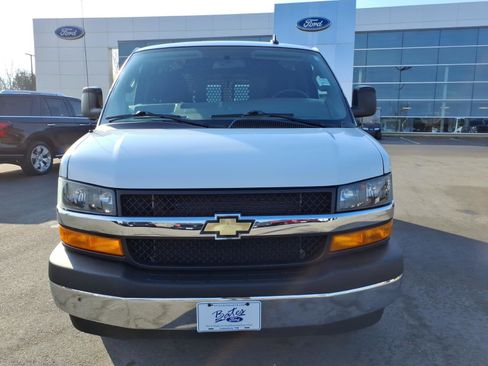 Used 2024 Chevrolet Express 2500 2500 w/ Driver Convenience Package image 8