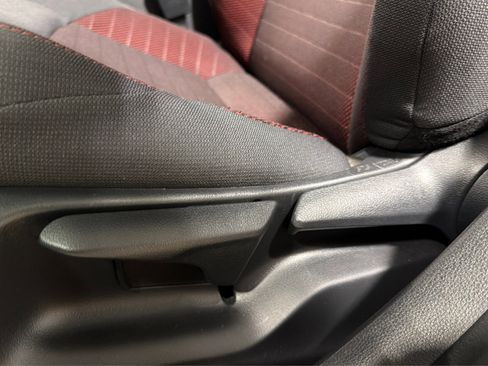 Used 2023 Toyota Corolla SE w/ Carpet Mat Package (TMS) FWD image 18