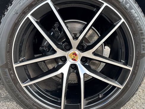 Used 2025 Porsche Macan Turbo AWD/4WD image 49