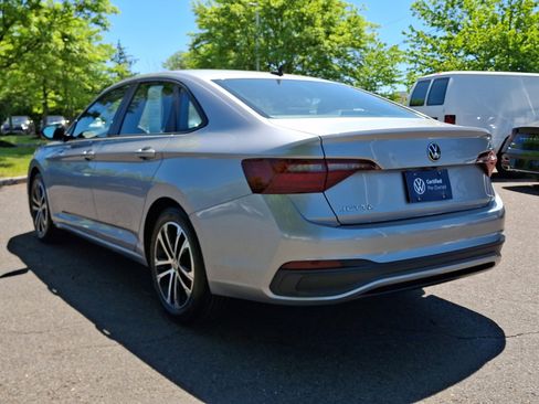 Certified 2022 Volkswagen Jetta Sport FWD image 4