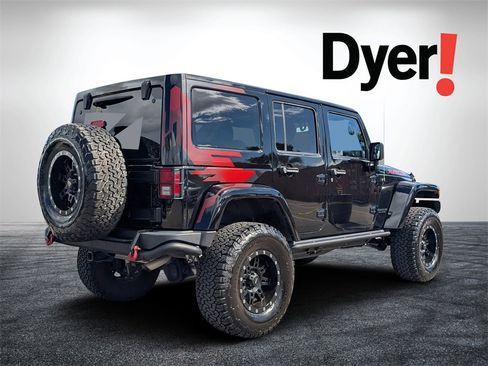 Used 2017 Jeep Wrangler Unlimited Sahara image 3