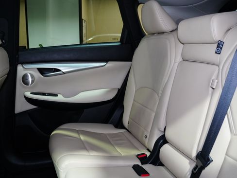 Used 2022 INFINITI QX50 Sensory image 18