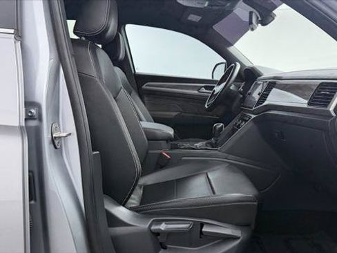 Used 2023 Volkswagen Atlas Cross Sport SE w/ Panoramic Sunroof Package FWD image 22