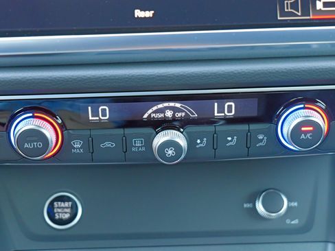 New 2025 Audi Q3 2.0T Premium image 16