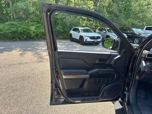 Used 2025 Toyota 4Runner TRD Off-Road Premium AWD/4WD image 24