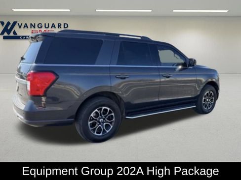Used 2022 Ford Expedition XLT image 2