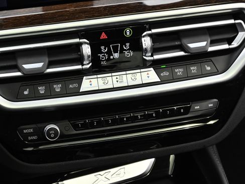 Certified 2025 BMW X4 xDrive30i image 15
