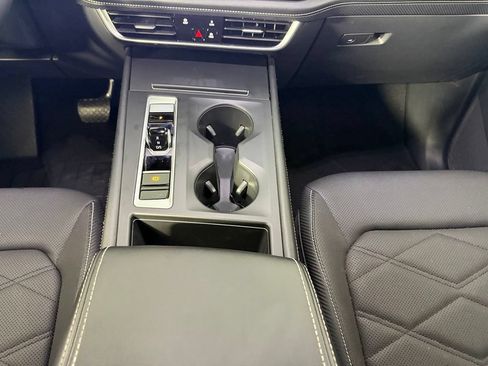 Used 2024 Volkswagen Atlas Cross Sport SE AWD/4WD image 17