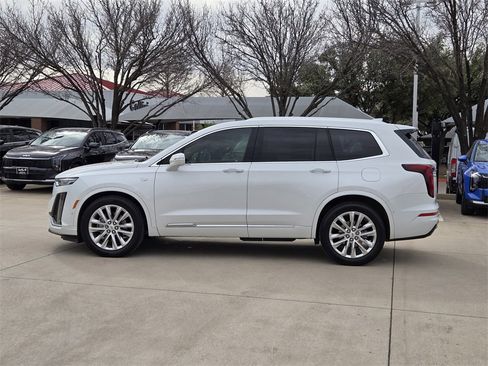 Used 2020 Cadillac XT6 Premium Luxury w/ Platinum Package image 12