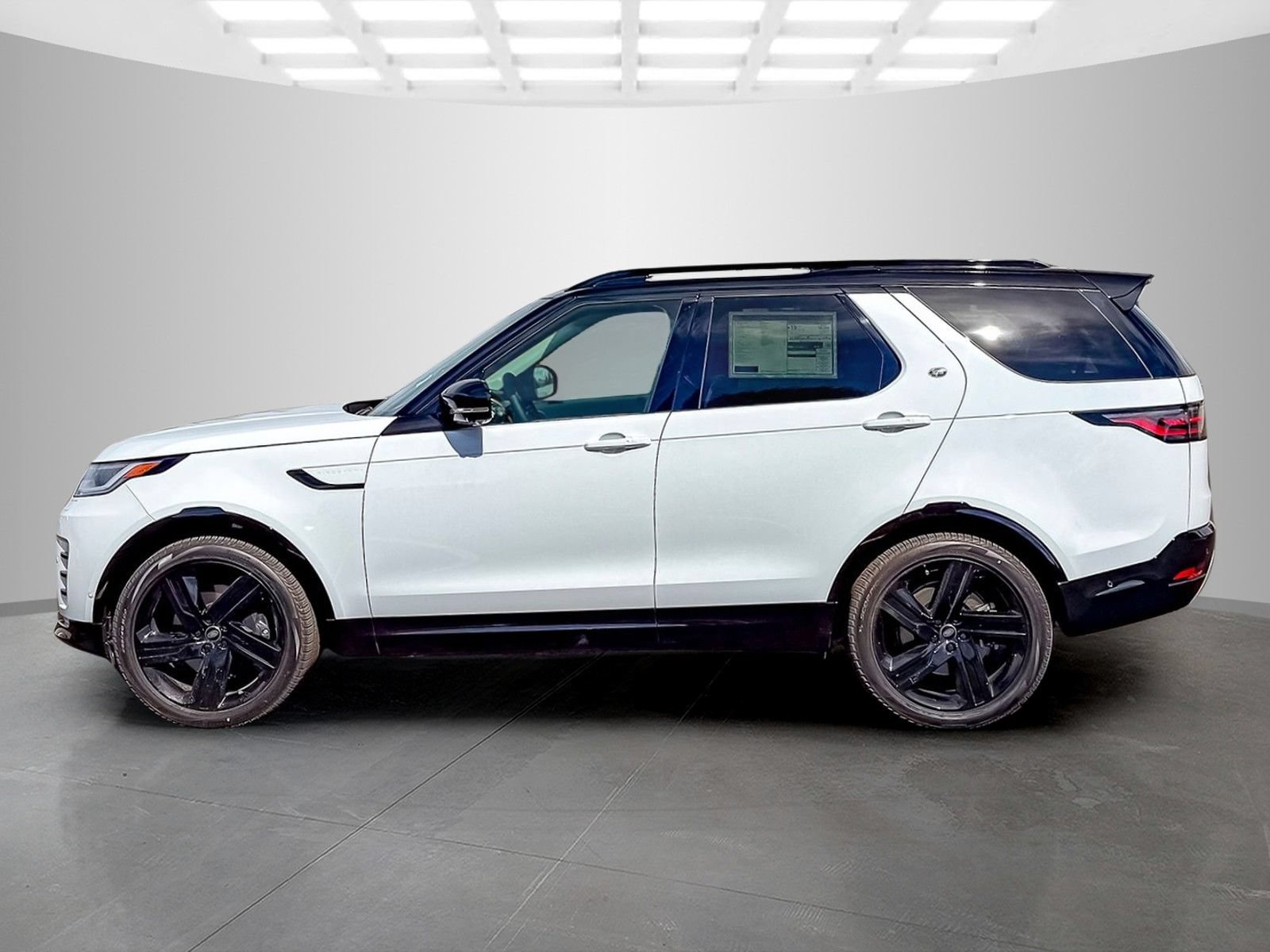 New 2026 Land Rover Discovery Limited Edition AWD/4WD image 2