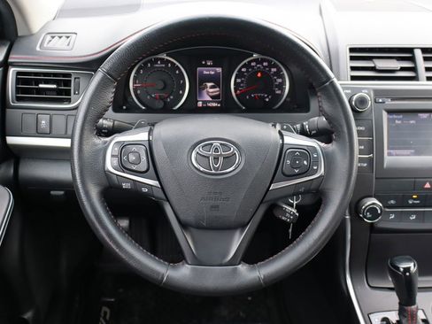 Used 2017 Toyota Camry SE image 14