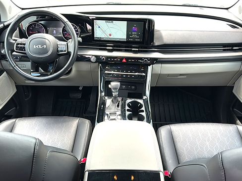 Used 2023 Kia Carnival EX FWD image 21