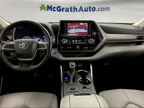 Used 2022 Toyota Highlander XLE image 19
