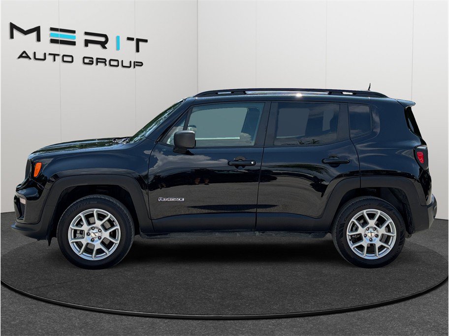 Used 2023 Jeep Renegade Latitude AWD/4WD image 5