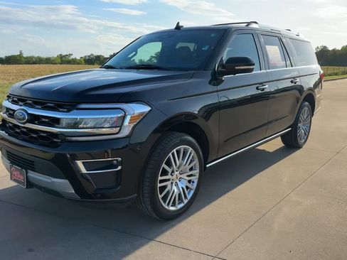 Used 2024 Ford Expedition Max Limited AWD/4WD image 5