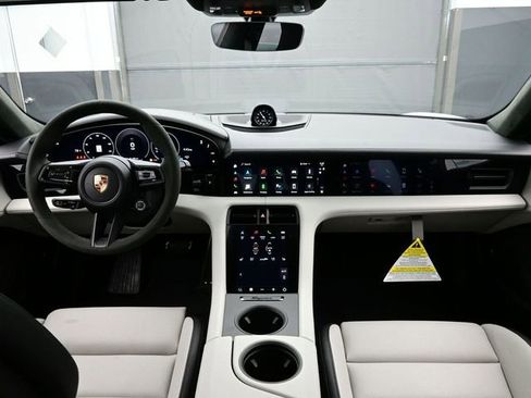 Used 2025 Porsche Taycan GTS image 20