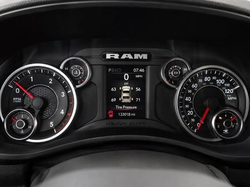 Used 2019 RAM 3500 Big Horn w/ Black Appearance Package AWD/4WD image 9
