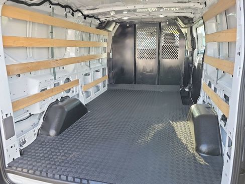 Used 2024 Ford Transit 250 Low Roof w/ Exterior Upgrade Package image 15