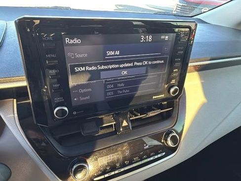 Used 2022 Toyota Corolla LE image 15