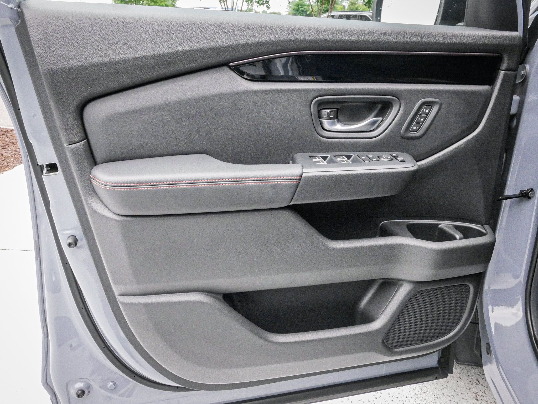 Certified 2025 Honda Pilot TrailSport image 14