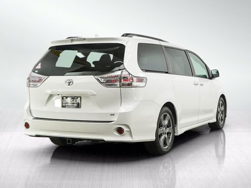 Used 2020 Toyota Sienna SE FWD image 5