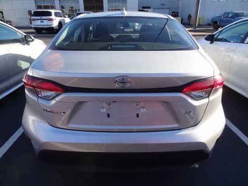 Used 2023 Toyota Corolla LE image 5