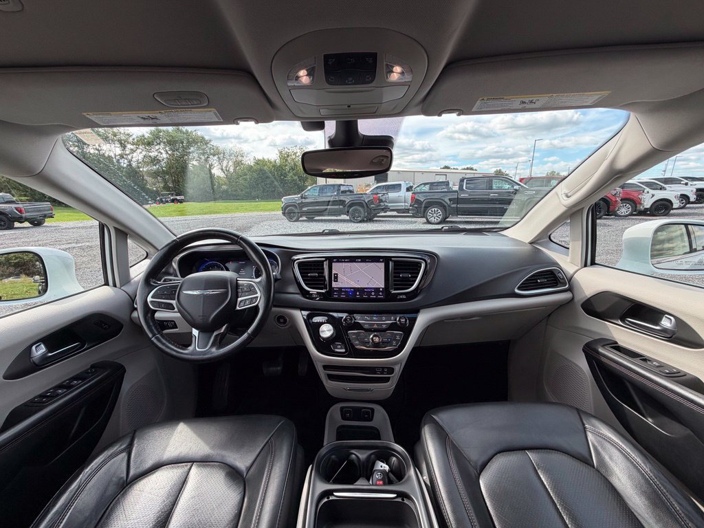 Used 2020 Chrysler Pacifica Touring-L w/ Advanced Safetytec Group FWD image 9