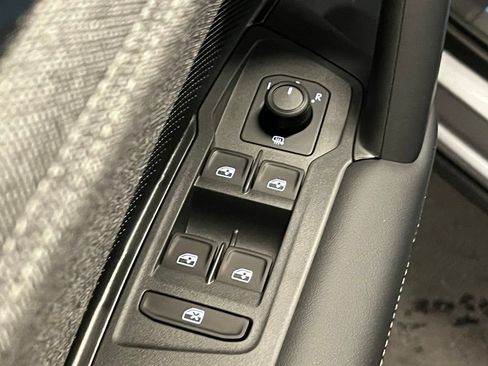 New 2026 Volkswagen Tiguan S FWD image 18