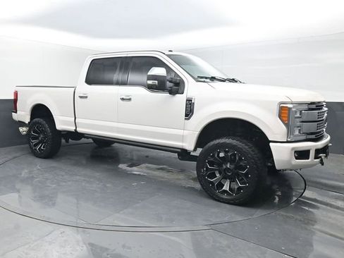 Used 2018 Ford F250 Platinum w/ Platinum Ultimate Package image 8