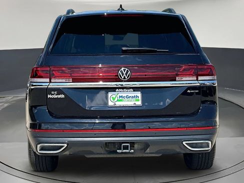 Used 2025 Volkswagen Atlas SE AWD/4WD image 6