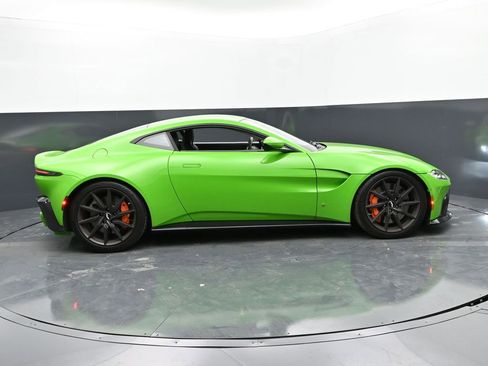 Used 2020 Aston Martin V8 Vantage Coupe image 4