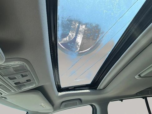 Used 2011 Honda Pilot Touring image 34