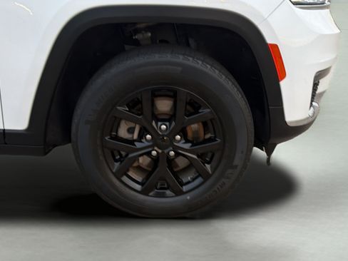 Used 2023 Jeep Grand Cherokee L Limited AWD/4WD image 29