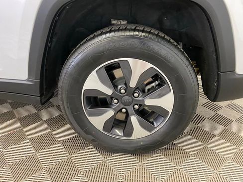 Used 2023 Jeep Grand Cherokee 4WD 4xe image 18