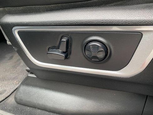Used 2019 RAM 1500 Laramie w/ Off Road Group AWD/4WD image 21