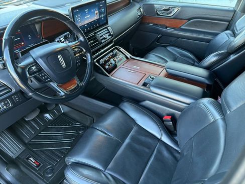 Used 2022 Lincoln Navigator L Reserve image 12