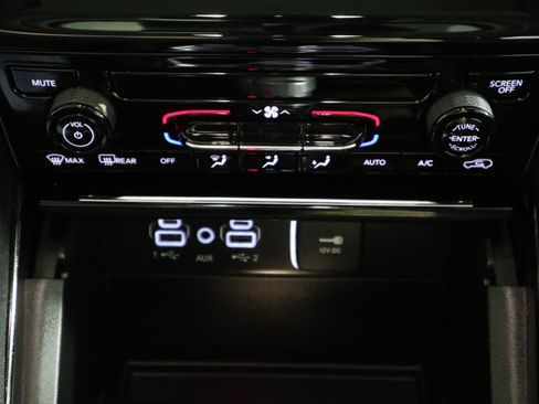 Used 2023 Jeep Grand Cherokee Laredo RWD image 26