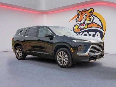Used 2026 Buick Enclave Preferred FWD image 3