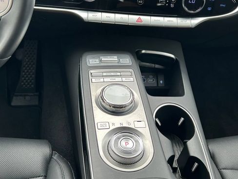 Used 2025 Genesis GV70 2.5T AWD/4WD image 20