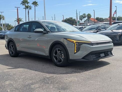 New 2026 Kia K4 FWD image 7