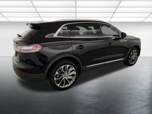 Used 2022 Lincoln Nautilus Reserve image 8