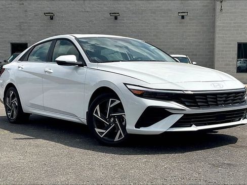 New 2025 Hyundai Elantra Limited image 1
