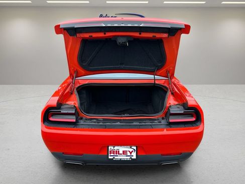 Used 2018 Dodge Challenger SXT RWD image 14