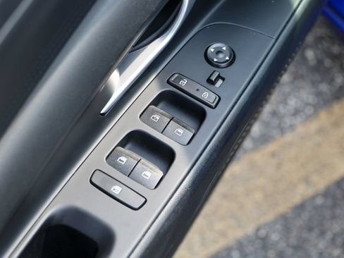Used 2023 Hyundai Elantra SEL FWD image 5