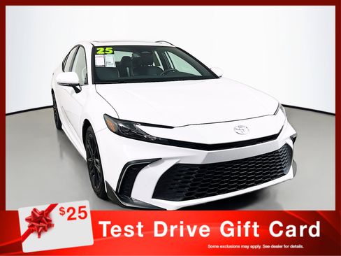 Used 2025 Toyota Camry SE w/ Multimedia Upgrade Package FWD image 1