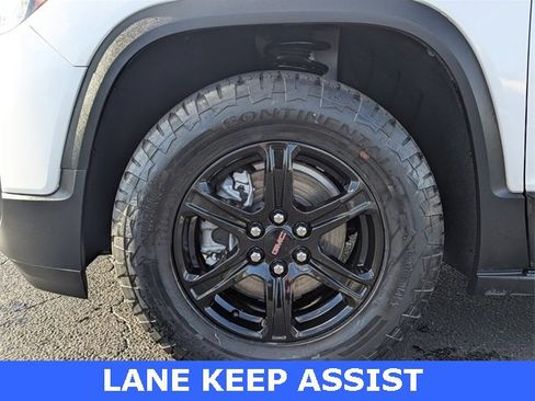 Used 2022 GMC Acadia AT4 w/ Technology Package image 6