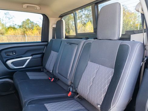 Used 2024 Nissan Titan SV w/ SV Convenience Package image 19